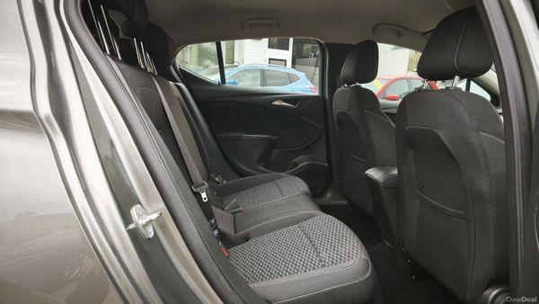2019 Opel Astra 1 Year Warranty / Low Mileage - photo 12