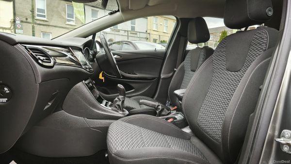 2019 Opel Astra 1 Year Warranty / Low Mileage - photo 17