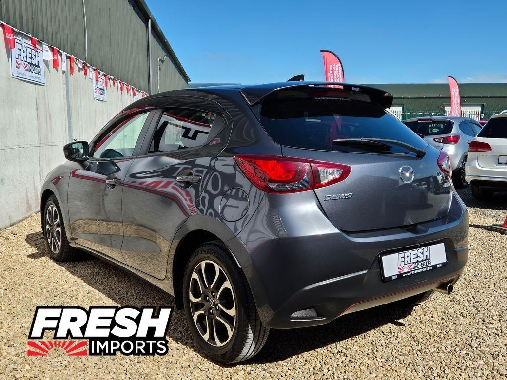 2016 Mazda Demio - photo 4