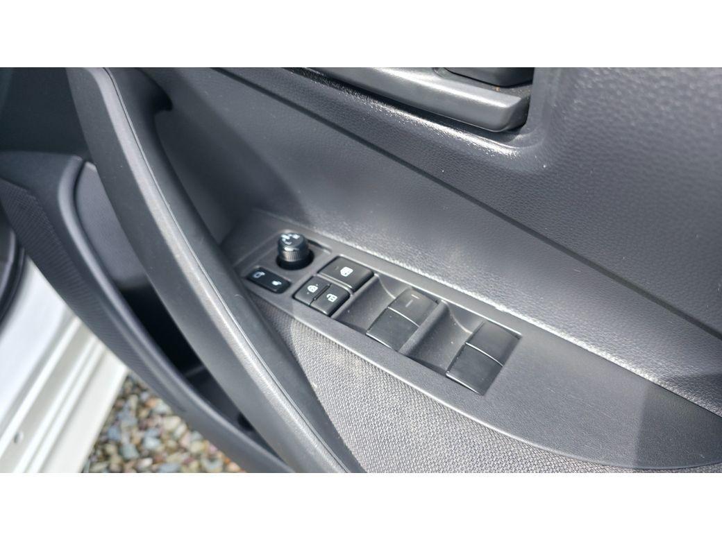 2019 Toyota Corolla - photo 16