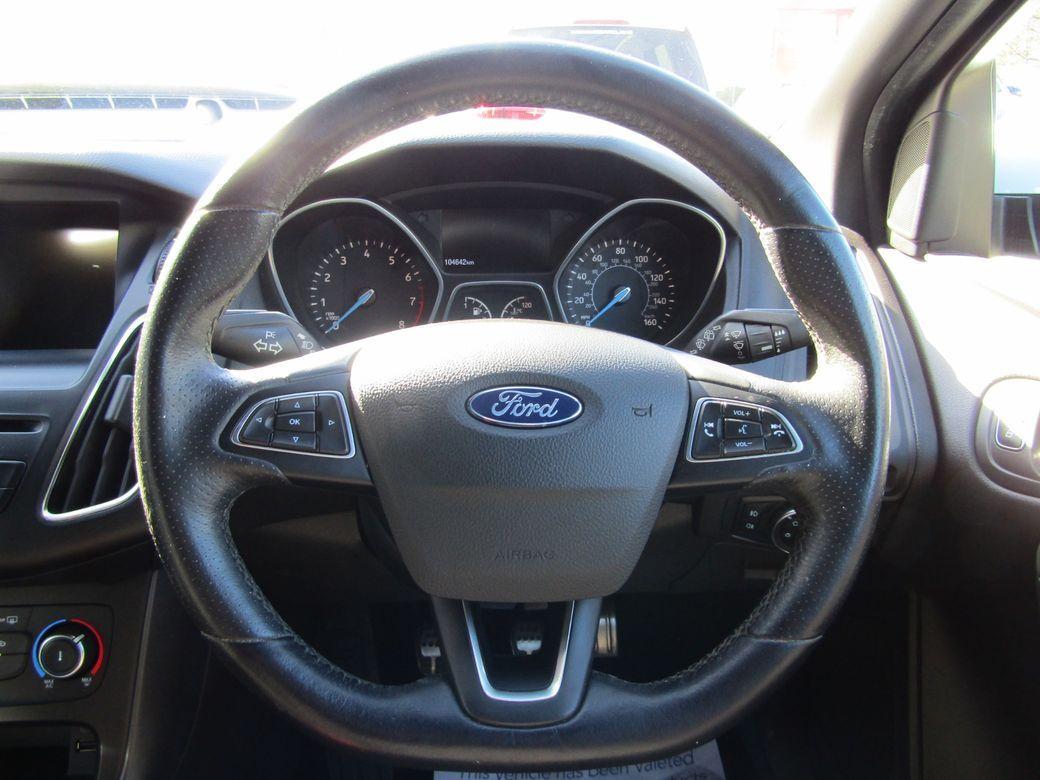 2017 Ford Focus - photo 9
