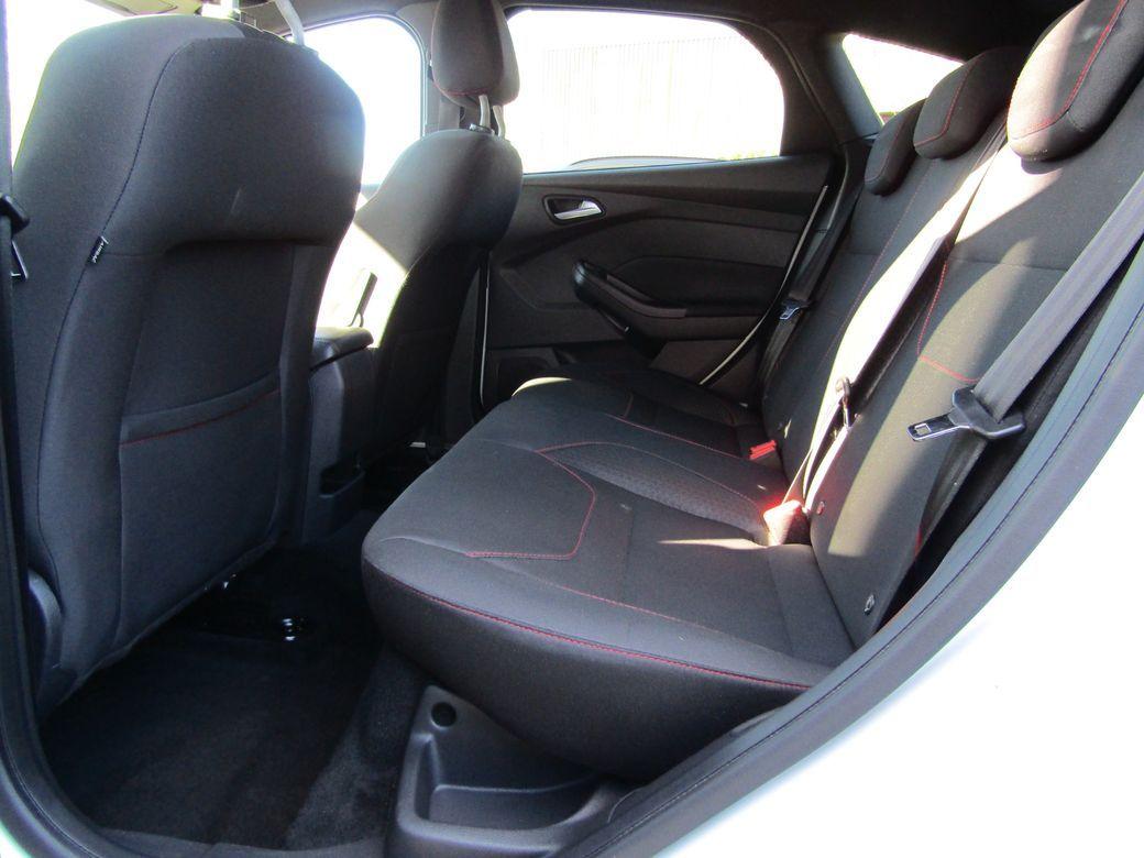 2017 Ford Focus - photo 13