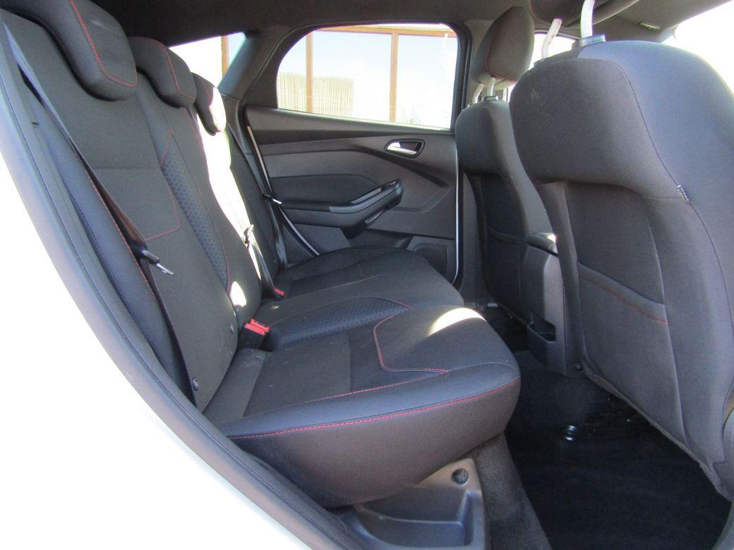 2017 Ford Focus - photo 15