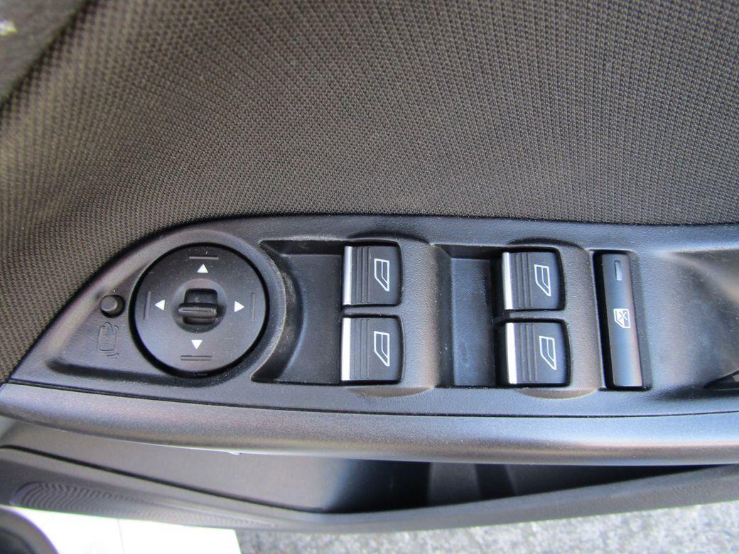 2017 Ford Focus - photo 19