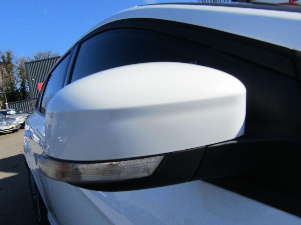 2017 Ford Focus - photo 31