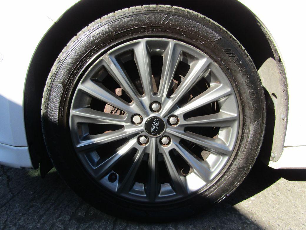 2017 Ford Focus - photo 33