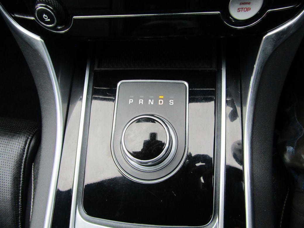 2017 Jaguar XF - photo 27