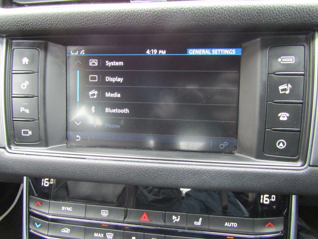 2017 Jaguar XF - photo 28