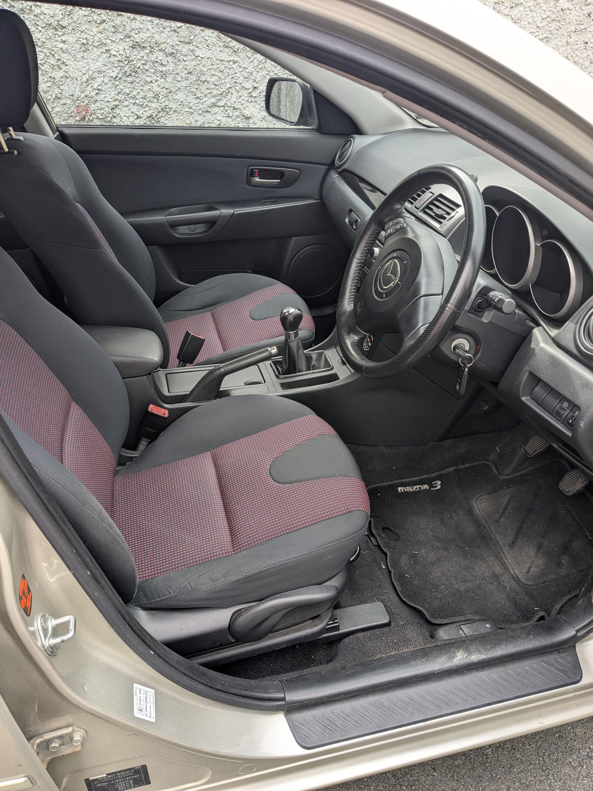 Mazda 3 - photo 4