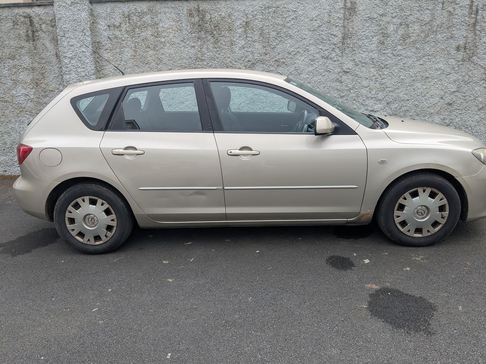 Mazda 3 - photo 2
