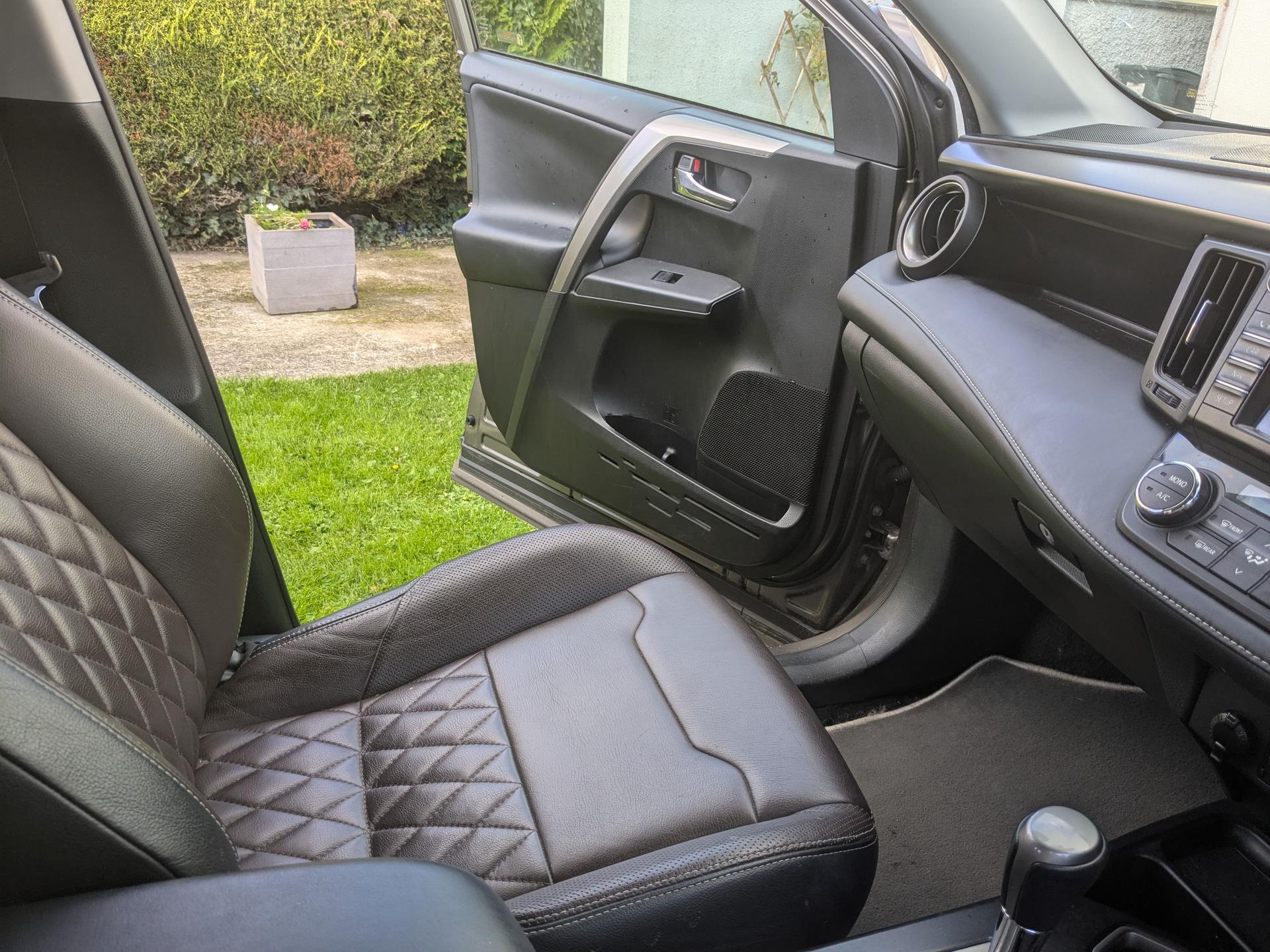 Toyota rav 4 luma sport automatic - photo 13