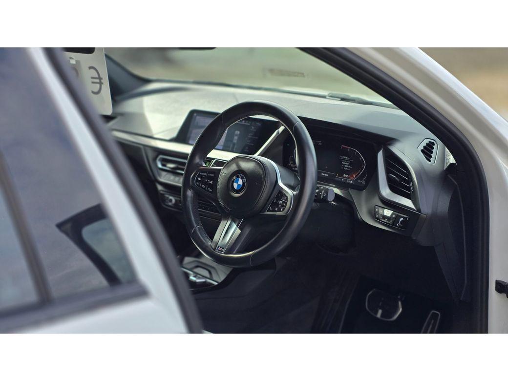2020 BMW 118 - photo 23