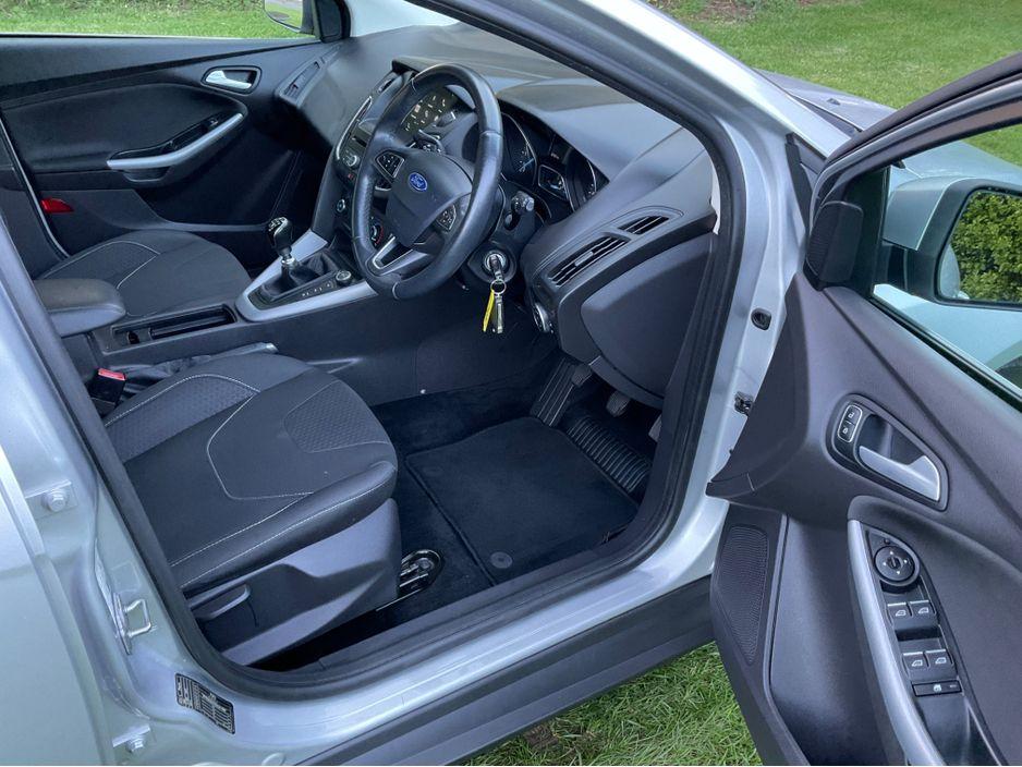 2017 Ford Focus - photo 15