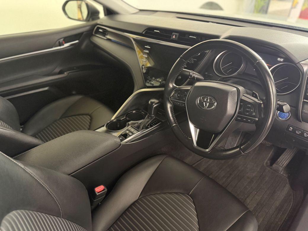 2020 Toyota Camry - photo 7