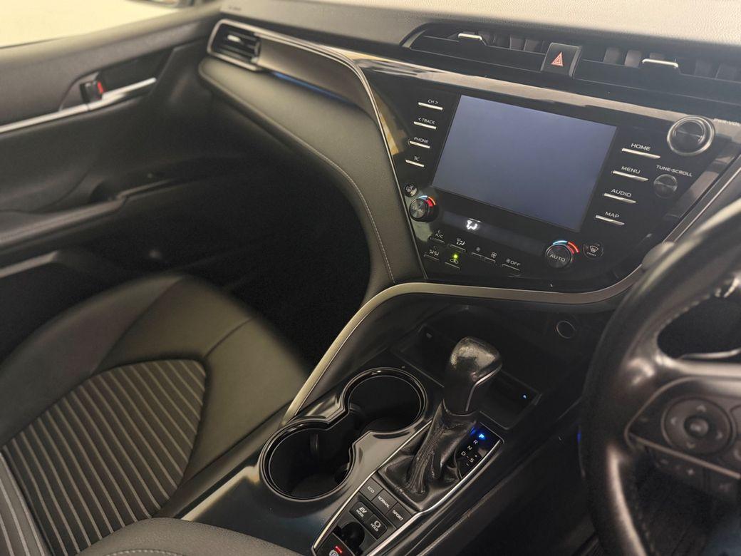 2020 Toyota Camry - photo 10