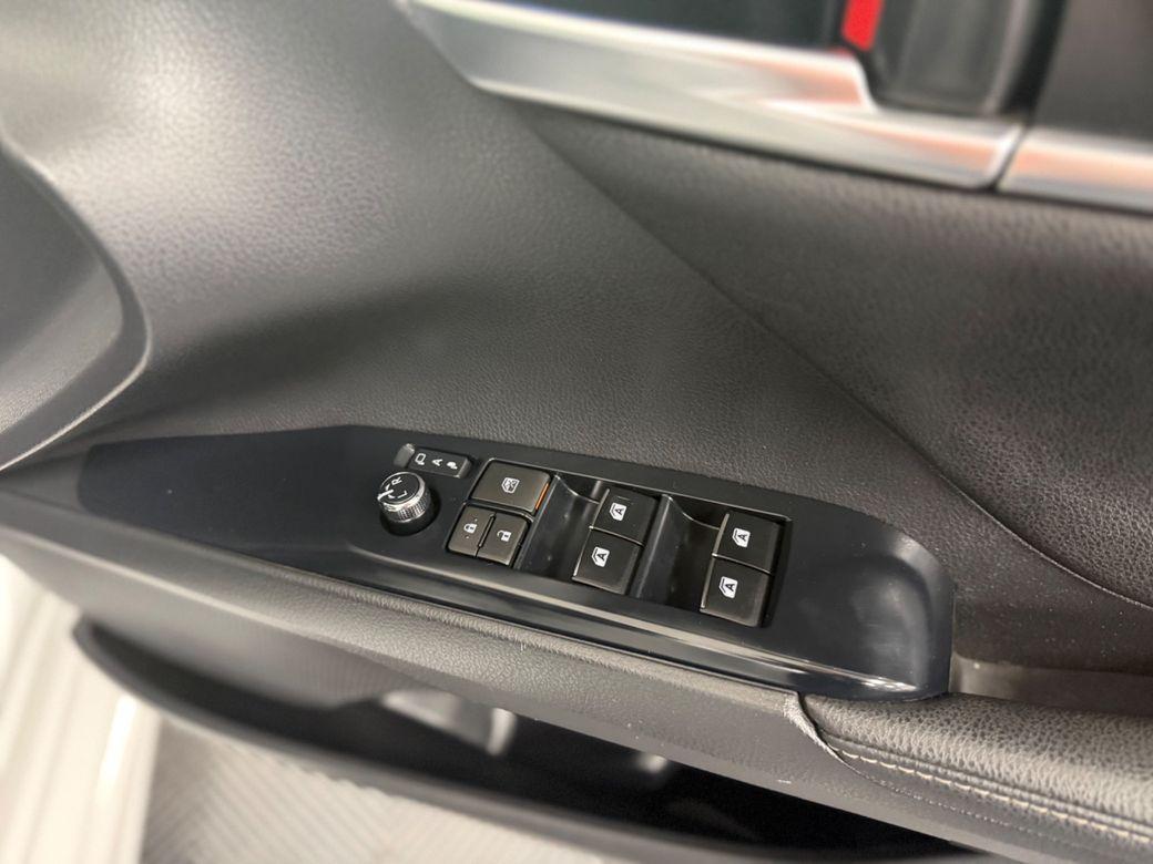 2020 Toyota Camry - photo 13