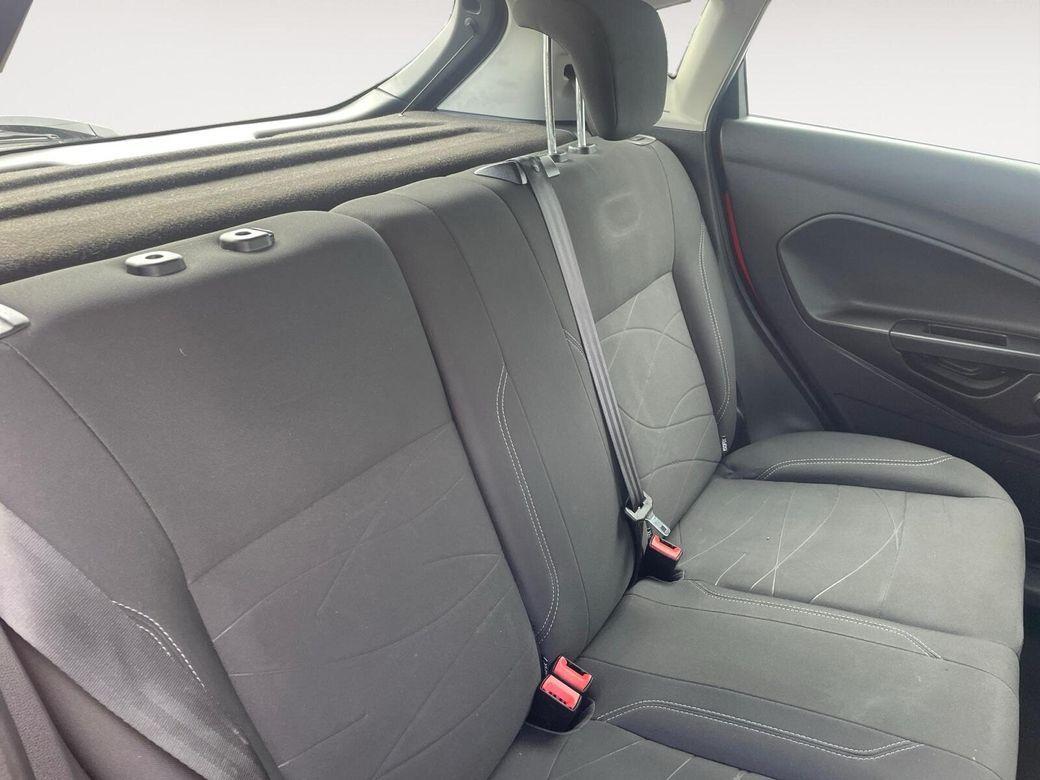 2015 Ford Fiesta - photo 12