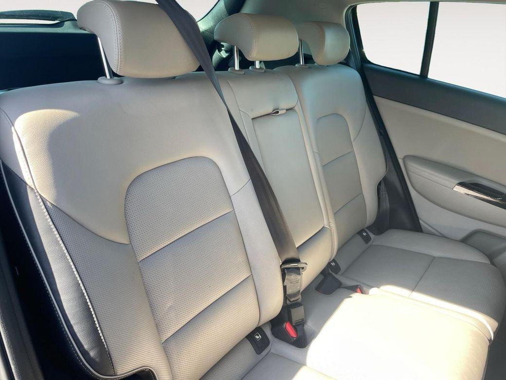 2021 Kia Sportage - photo 13