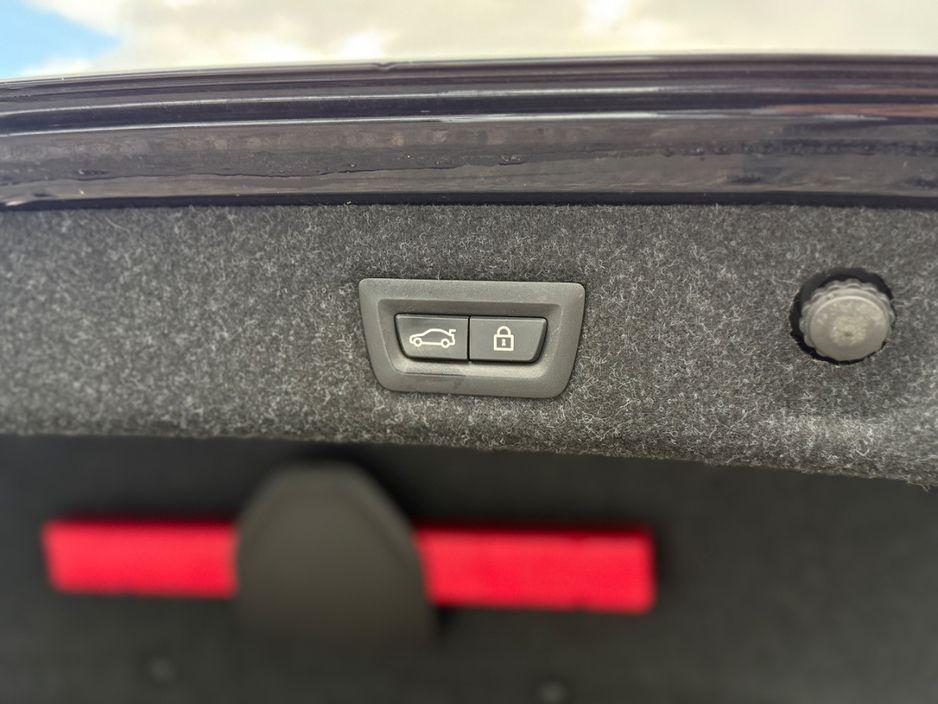 2021 BMW 5 Series - photo 23