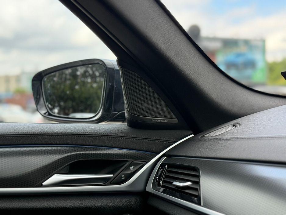 2021 BMW 5 Series - photo 32