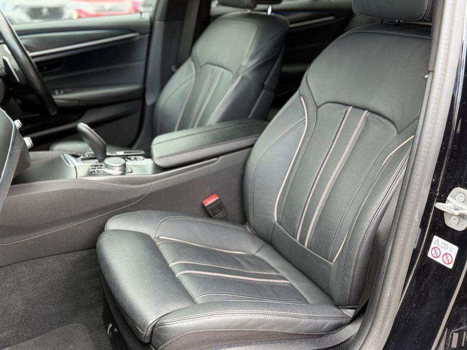 2021 BMW 5 Series - photo 34