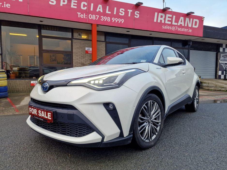 2022 Toyota C-HR - interior view