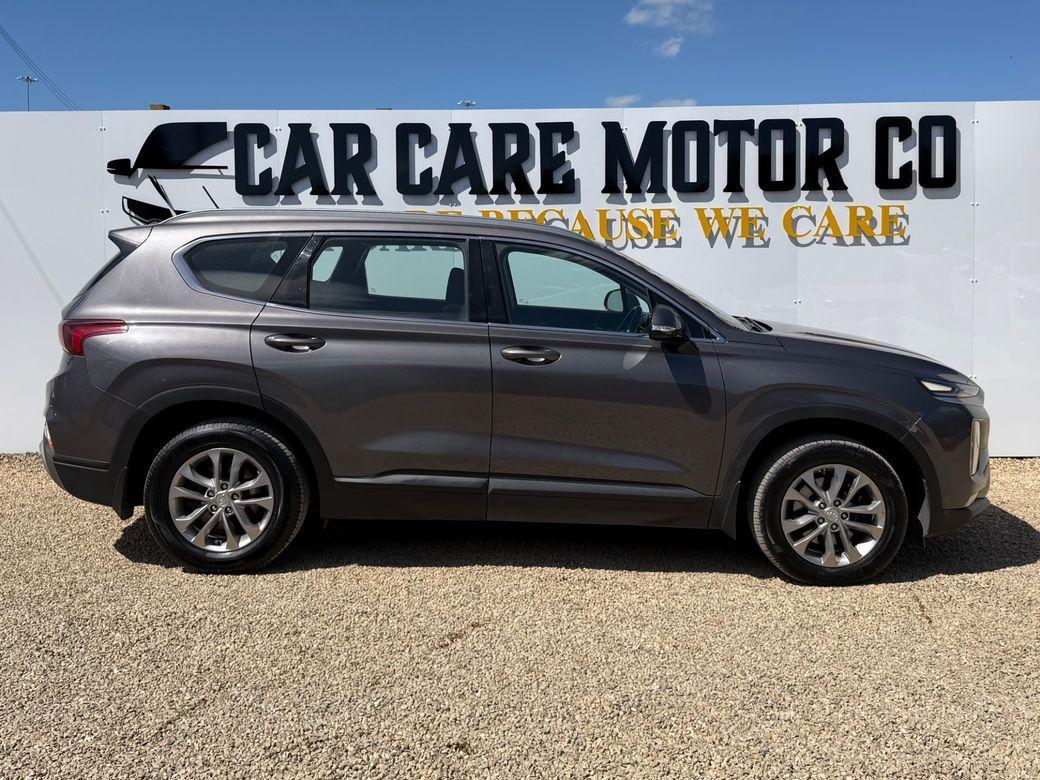 2018 Hyundai Santa Fe / 7 Seater - photo 2