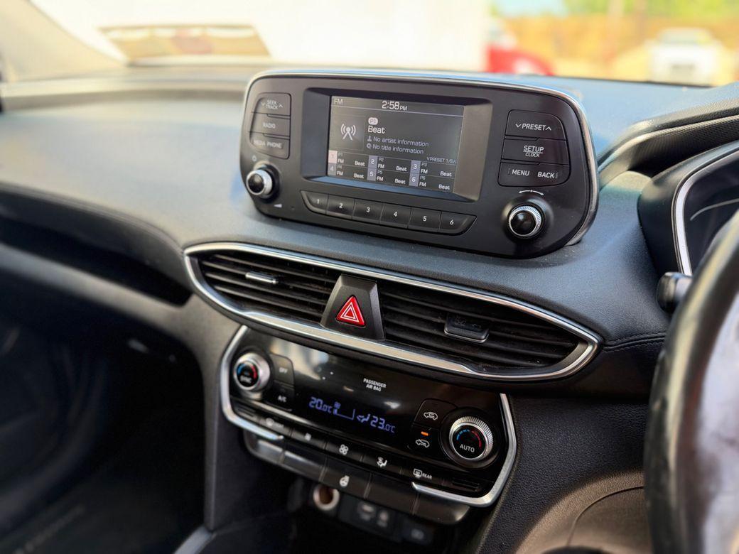 2018 Hyundai Santa Fe / 7 Seater - photo 9