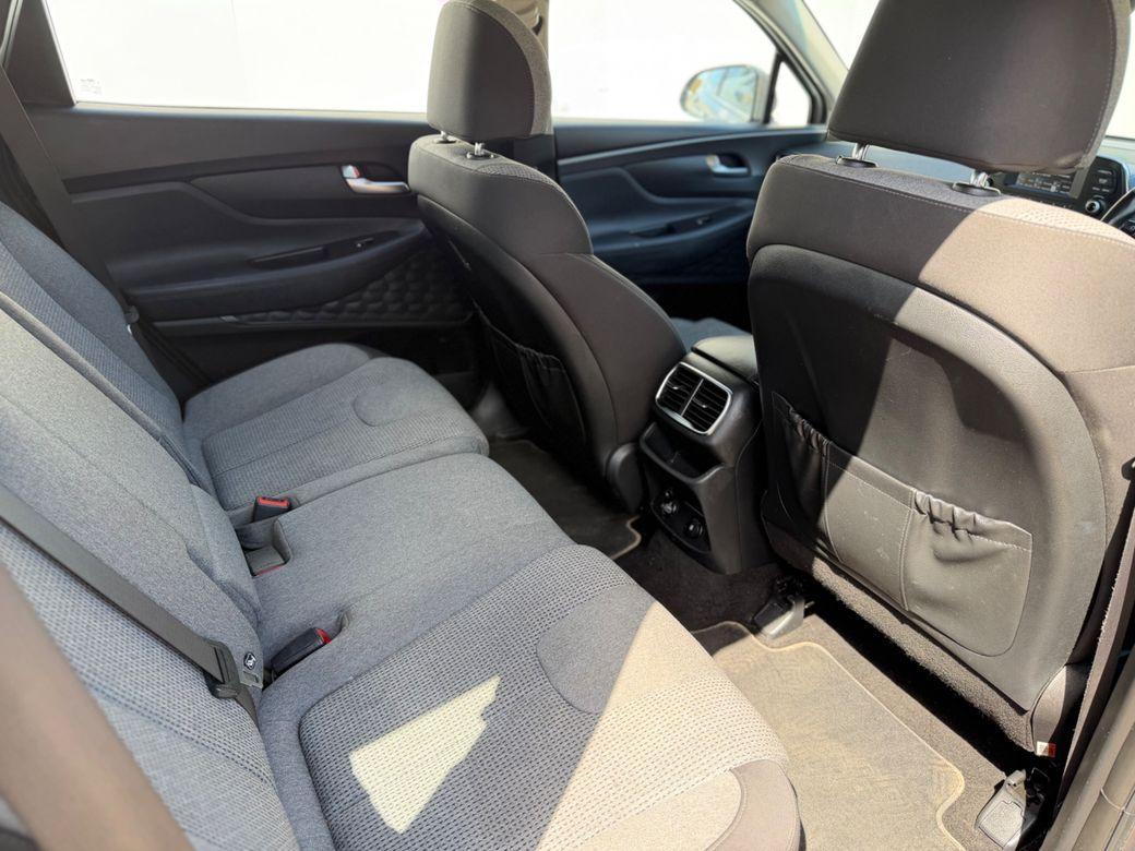 2018 Hyundai Santa Fe / 7 Seater - photo 12