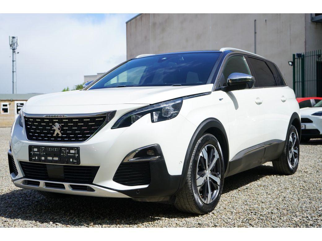 2018 Peugeot 5008 - interior view