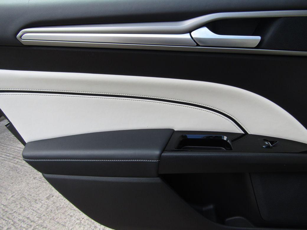 2018 Ford Mondeo - photo 19