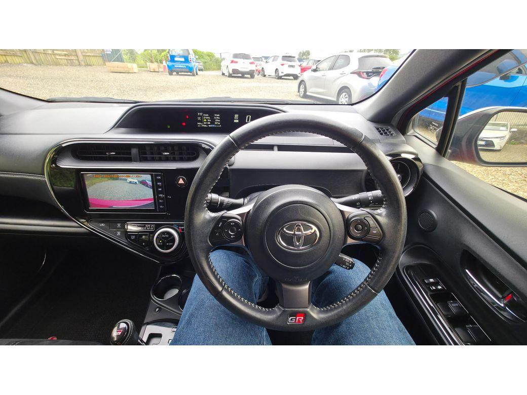 2019 Toyota Aqua - photo 17