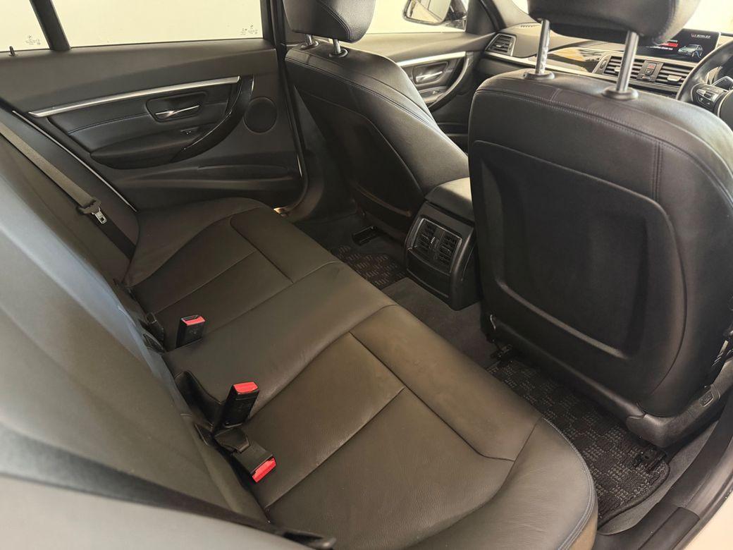 2019 BMW 330 - photo 16