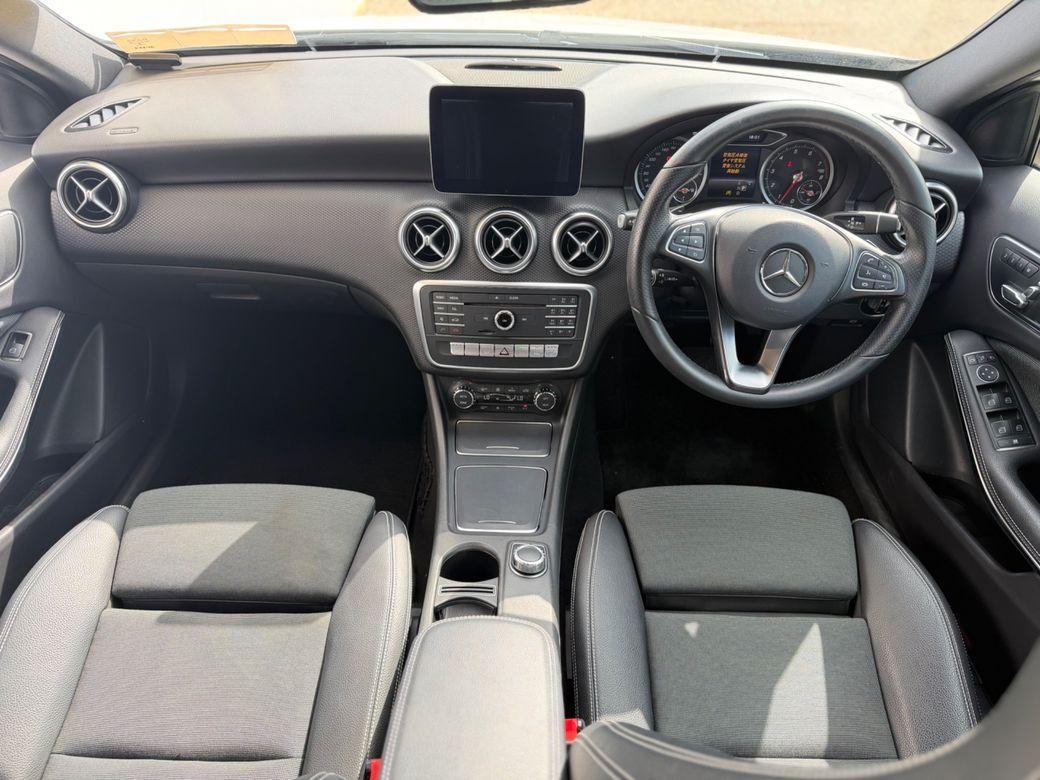 2017 Mercedes Benz A 180 - photo 6