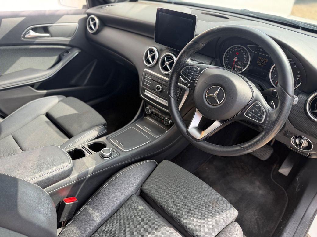 2017 Mercedes Benz A 180 - photo 7