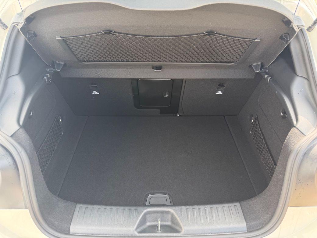 2017 Mercedes Benz A 180 - photo 14