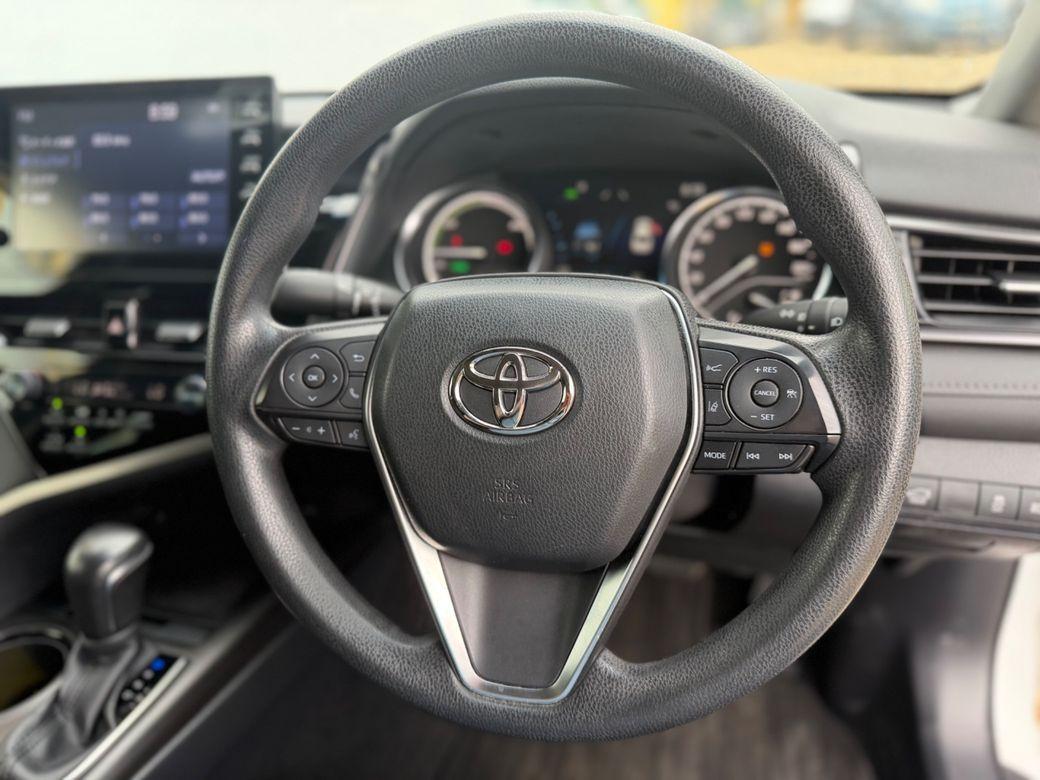 2022 Toyota Camry - photo 8