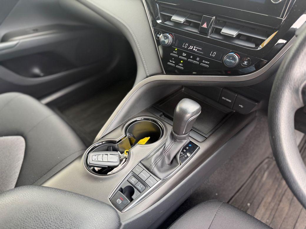 2022 Toyota Camry - photo 11