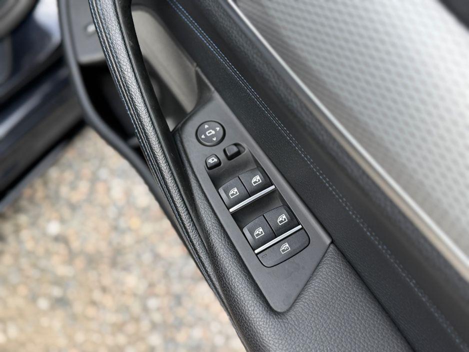 2020 BMW 5 Series - photo 16