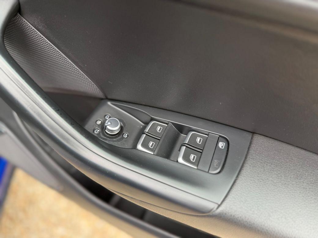 2016 Audi RS Q3 - photo 16