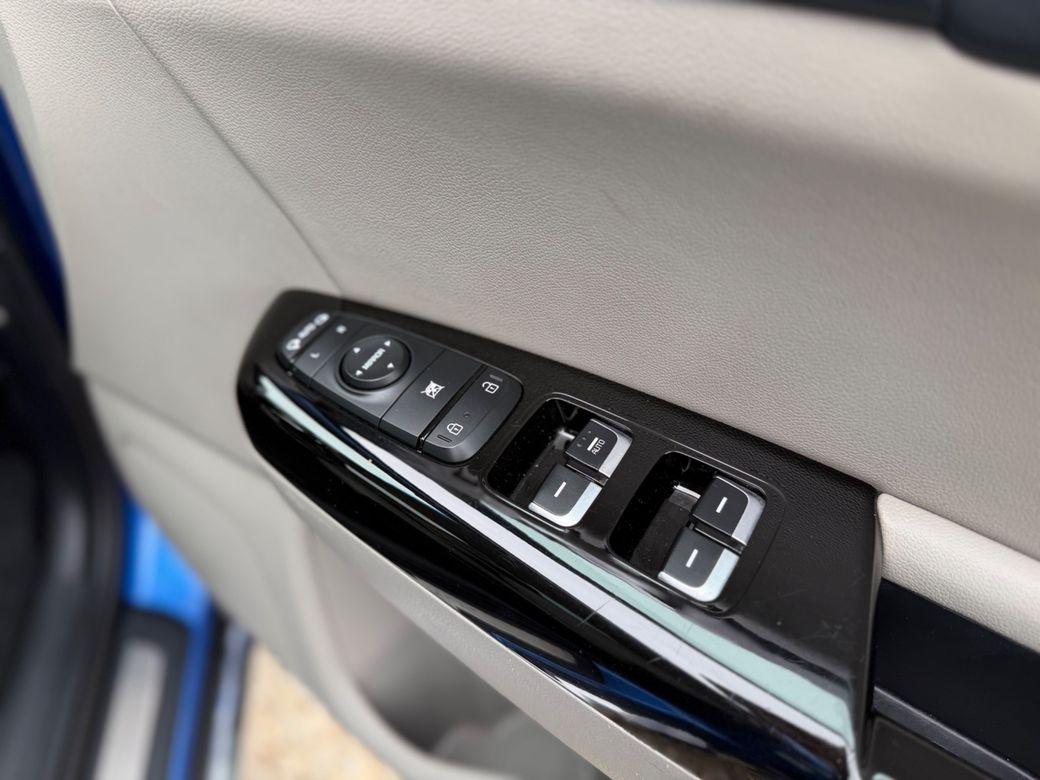 2020 Kia Sportage - photo 13