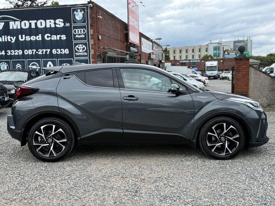 2020 Toyota C-HR - interior view