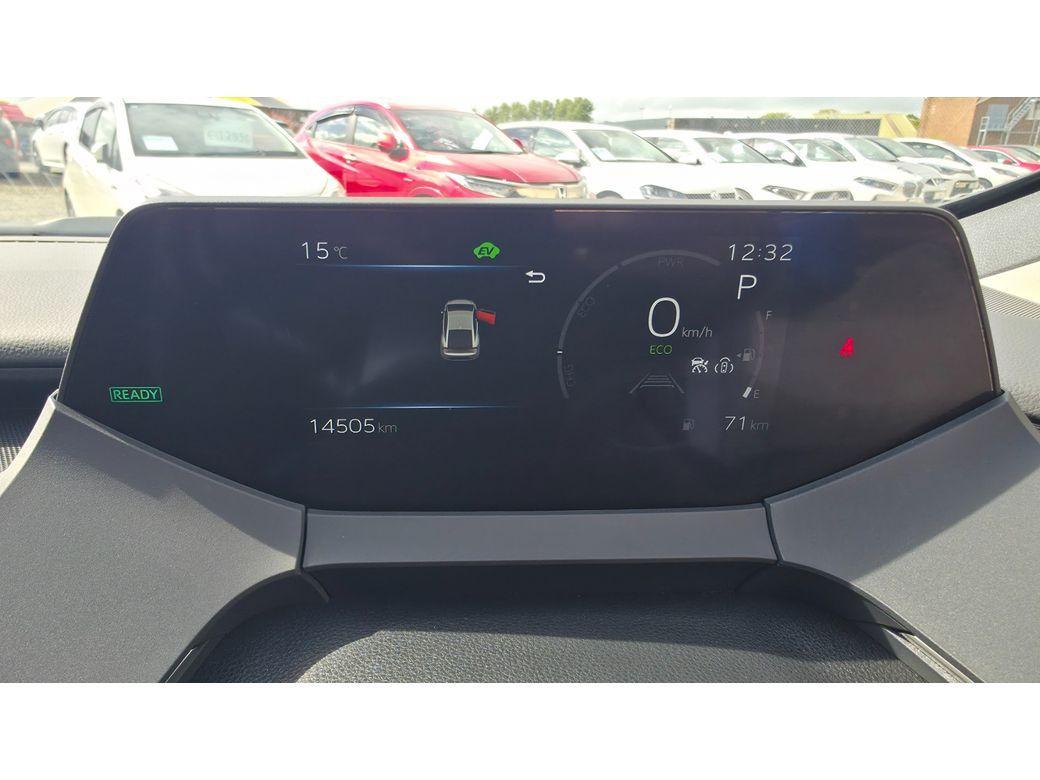 2023 Toyota Prius - photo 13