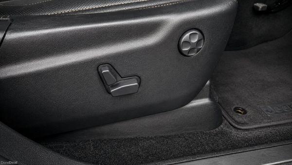 Jeep Grand Cherokee Limited 4x4 258 bhp - photo 28