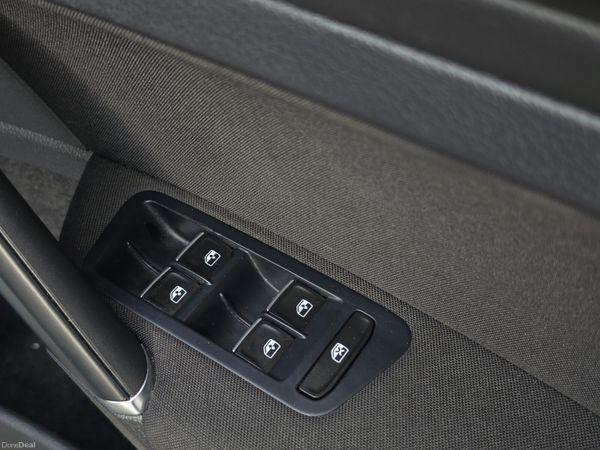 VW GOLF 2016 1.4 TSI AUTO 150BHP HIGHLINE TINY KMS - photo 17