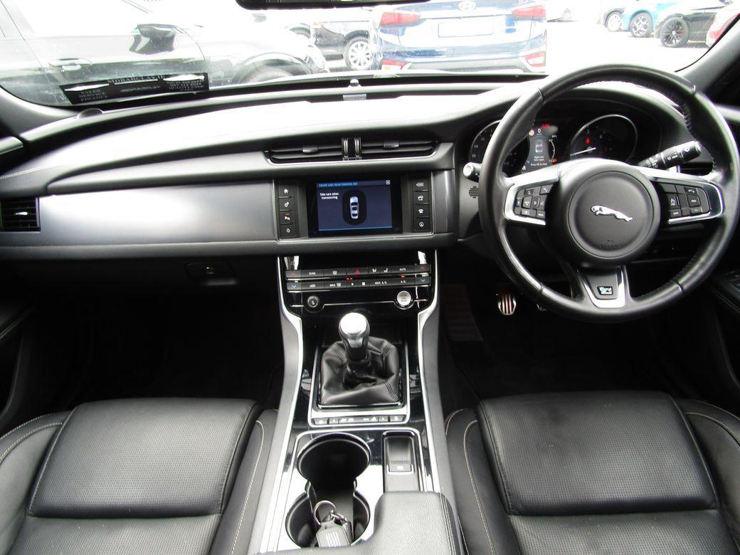 2017 Jaguar XF - photo 11