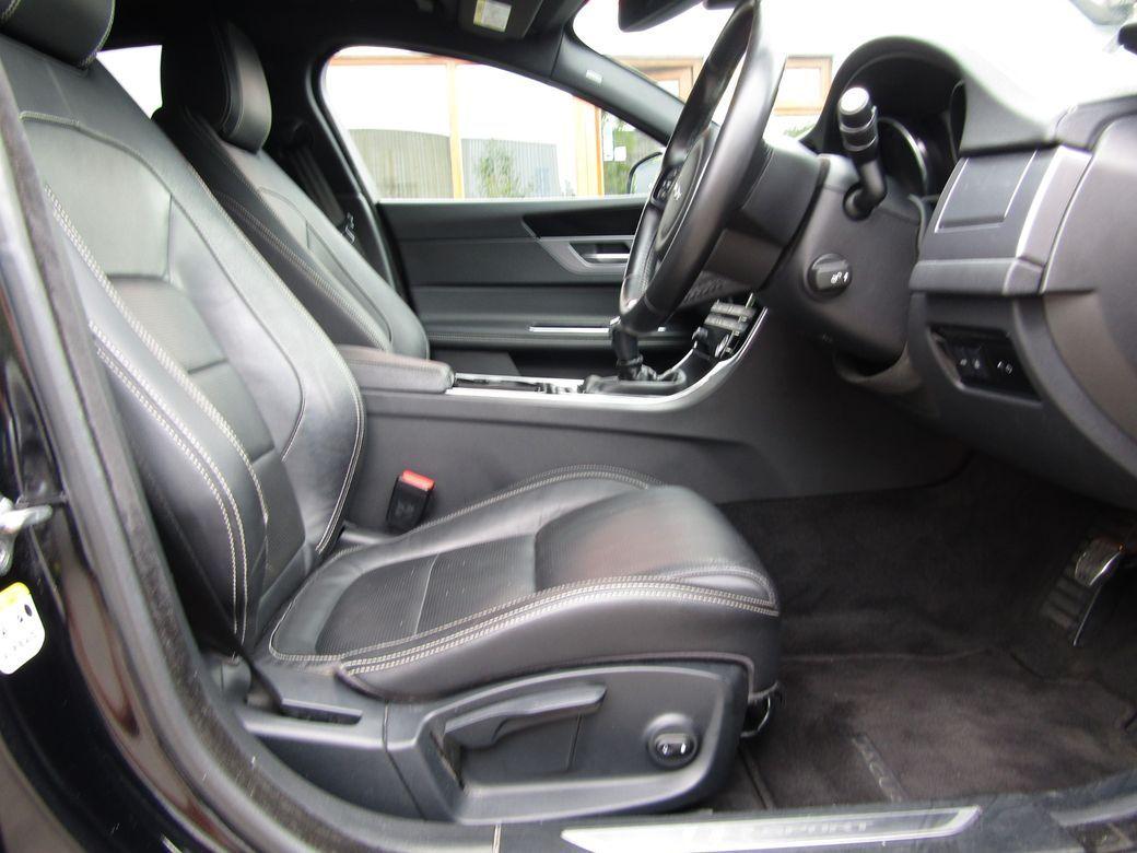 2017 Jaguar XF - photo 14