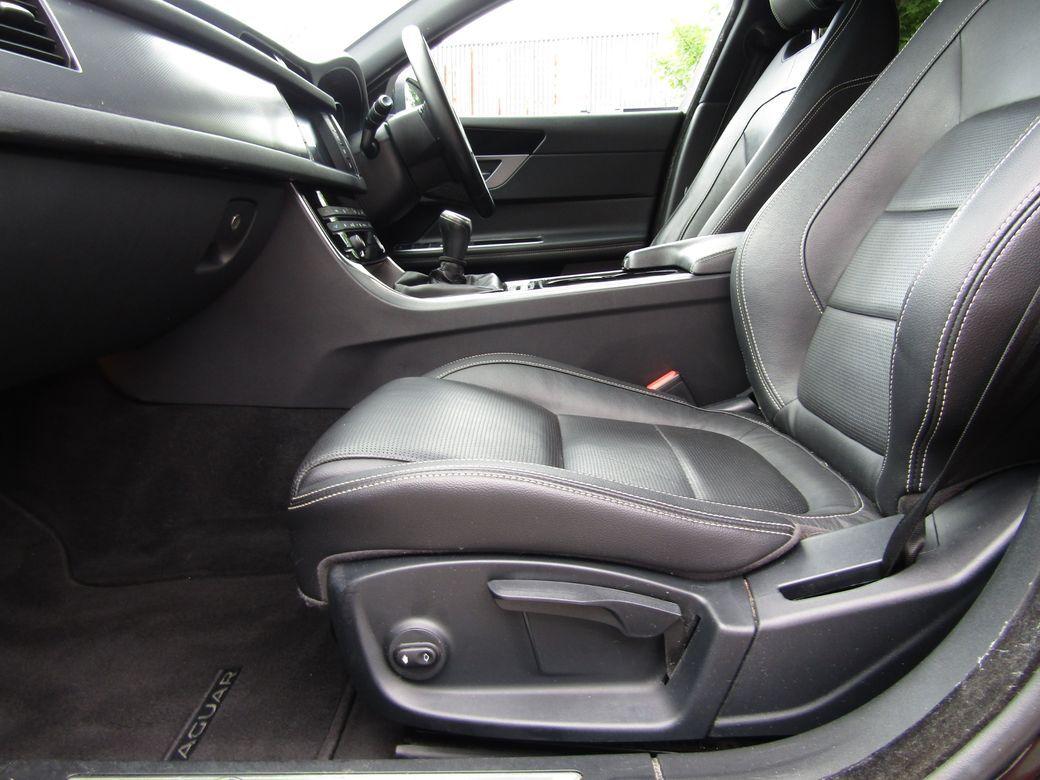 2017 Jaguar XF - photo 13