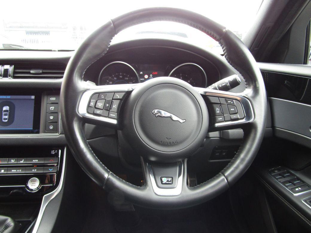 2017 Jaguar XF - photo 9