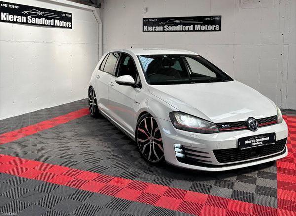 2014 Volkswagen Golf GTI - photo 1